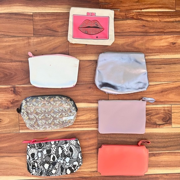 Lot of 7 Small Travel Makeup Toiletry Cosmetic Bags - Picture 3 of 4